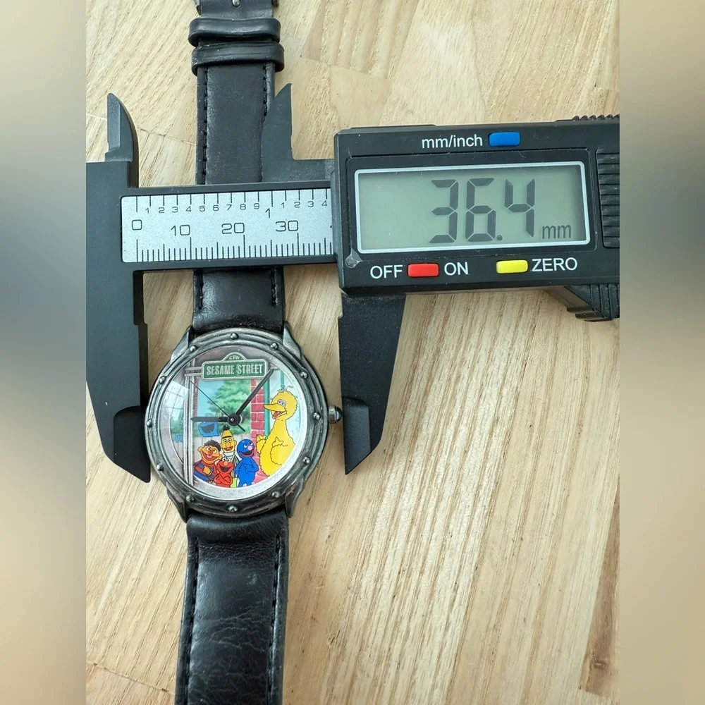 Vintage 90s Sesame Street general store limited edition Fossil watch NEW BATTERY